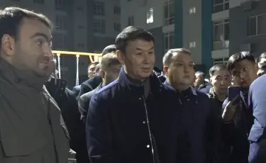 Аким Алматы провел встречу с жителями Турксибского района
