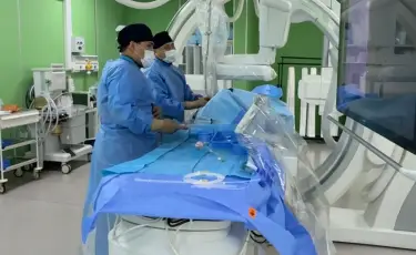 Алматы ОҚКА дәрігерлері ампутация қаупі төнген науқастың аяғындағы қан айналымын қалпына келтірді