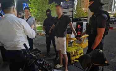 В Шымкенте задержали мужчину после онлайн-общения с несовершеннолетними