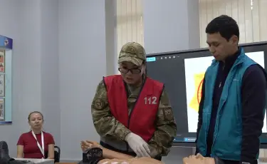 Знания, которые спасают жизни: учителей обучают первой помощи