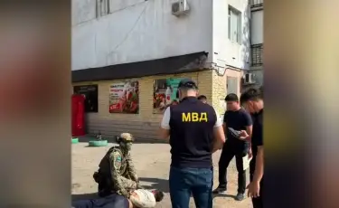 Шантаж и угрозы: в Актобе и Хромтау задержали вымогателей
