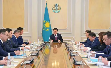 Вице-Президент Қазақстан Халық Кеңесінің алғашқы сессиясында Мемлекет басшысы айтқан бастамаларды іске асыру мәселелері бойынша кеңес өткізді