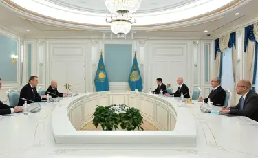 Глава государства наградил губернатора Ленинградской области