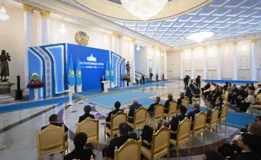 Президент Республика күні қарсаңында бір топ азаматты мемлекеттік наградалармен марапаттады