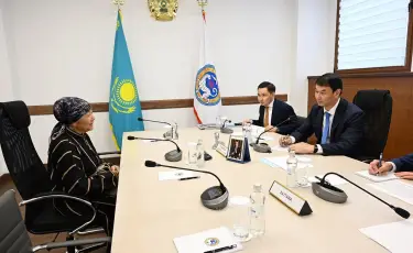 Аким Алматы Дархан Сатыбалды провел личный прием граждан