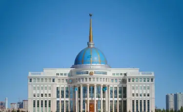 Глава государства поздравил мужскую сборную по фехтованию на шпагах с победой на этапе Кубка мира