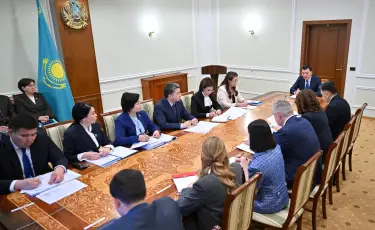 Ерлан Қарин: Президент бастамасымен 3 жылда бала құқығын қорғауға бағытталған 11 заң қабылданды