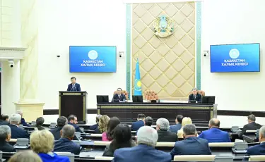 Мемлекет басшысының атынан Ерлан Қошанов бірқатар азаматқа мемлекеттік наградаларды табыстады