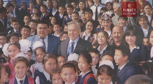 В Алматы представлены редкие фотографии главы государства