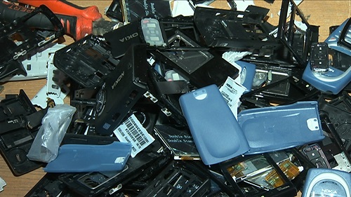 Крупную партию сотовых телефонов уничтожили в Алматы