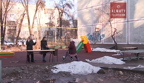 Әуезов ауданының тұрғындары балалар алаңқайының жөндеу жұмыстарына риза емес