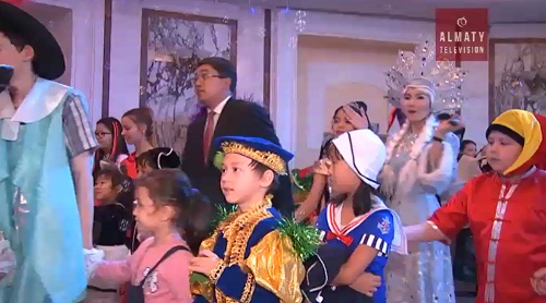 Более 5 тысяч детей Алматы попали в новогоднюю сказку