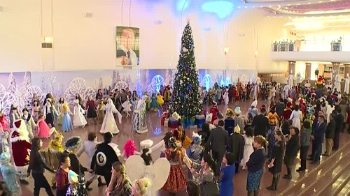 Алматының Республика сарайында президенттің жаңа жылдық шыршасы өтті