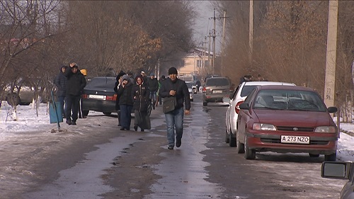 Жители м-на Шанырак-1 в Алматы жалуются на отсутствие уличного освещения