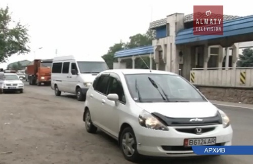 В Алматы продолжают наказывать водителей автомобилей с кыргызскими номерами