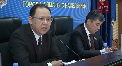 Аким Ауэзовского района Алматы отчитался перед населением
