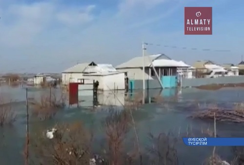 В Южно-Казахстанской области из-за ливней затопило десятки домов