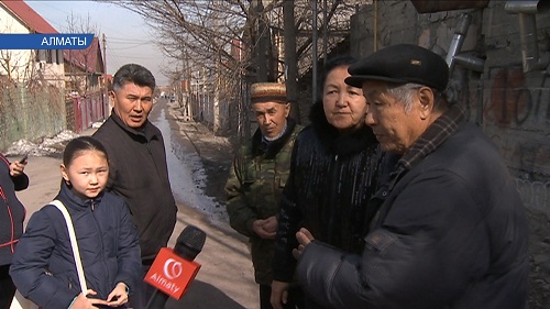 Жители м-на Таусамалы в Алматы протестуют против автомойки 