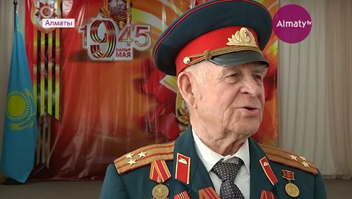 В Жетысуском и Медеуском районах Алматы власти поздравили ветеранов  