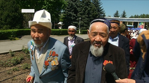 В Алматы поздравили с Днем Победы 102-летнего ветерана