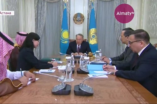 Президент Казахстана встретился с министром Саудовской Аравии 