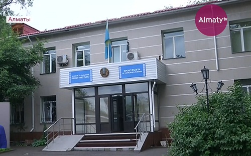 В Ауэзовском районе Алматы алиментщику за долги ограничили свободу на год