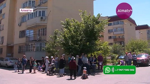 В Алматы жители целого микрорайона несколько суток сидят без света и горячей воды