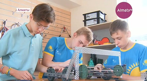 Юные техники из Алматы вошли в десятку лучших на соревнованиях по робототехнике в США