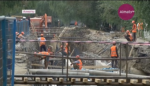 В Алматы после критики акима подрядчики ускорили ремонт  водопроводных сетей