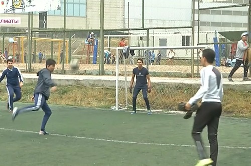 Имамы алматинских мечетей сыграют в футбол с прихожанами