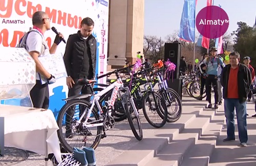В Алматы завершился очередной велосезон