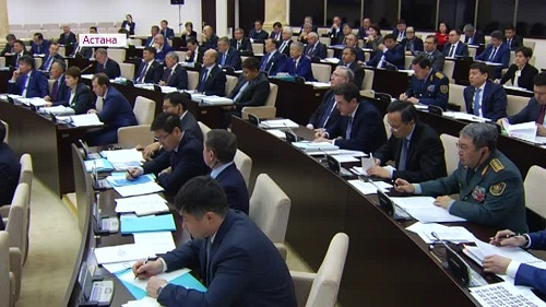 Проект трёхлетнего бюджета Казахстана вернули в мажилис с поправками 