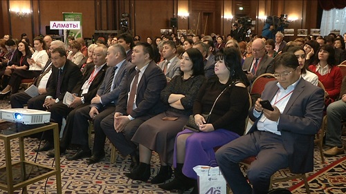 Алматинские журналисты напрямую пообщались с министром информации и коммуникаций