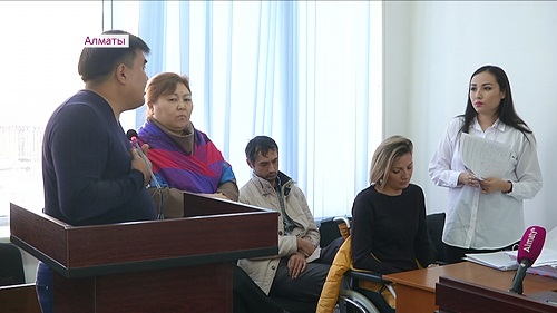 На суде по резонансному делу о ДТП в Алматы водитель "Тойоты" считает себя невиновным