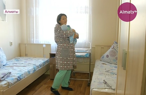В роддомах Алматы проводят разъяснительную работу о пользе прививок