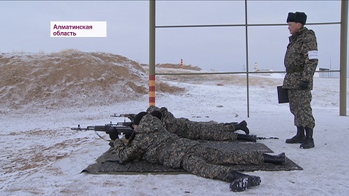 В Алматинской области офицеры Нацгвардии боролись за звание лучшего стрелка 
