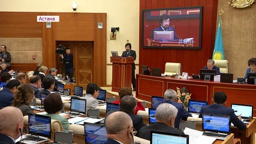 Защитить казахстанских детей от ненужной информации призывают депутаты