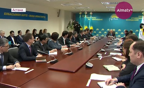 Нурсултан Назарбаев: "Нур Отану" надо готовиться к политической конкуренции 