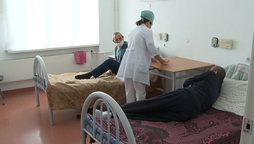 Пересмотреть систему оплаты труда медиков предложили в минздраве Казахстана