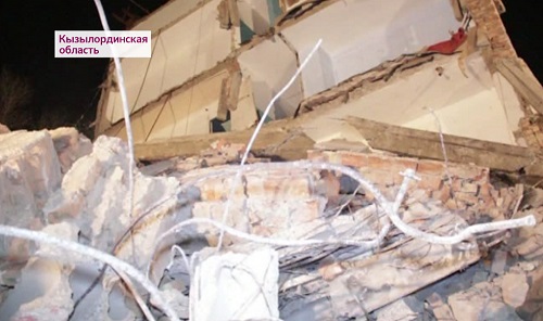 Обрушение дома в Кызылорде: жильцы эвакуированы 