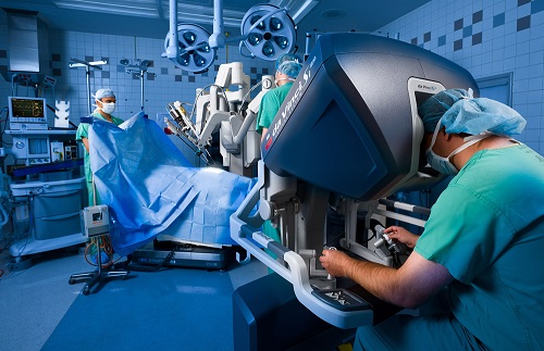 Робот впервые провел операцию в больнице Усть-Каменогорска