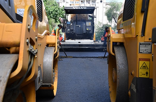 Аким Алматы раскритиковал разработанный план по ремонту дорог