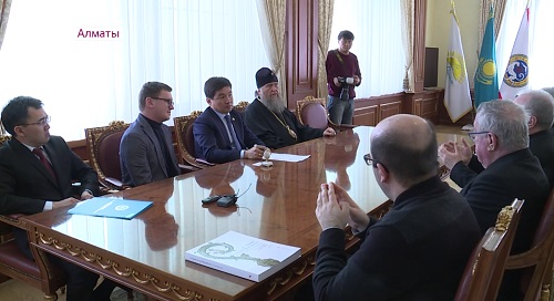 Аким Алматы встретился с духовенством православной и католической церквей