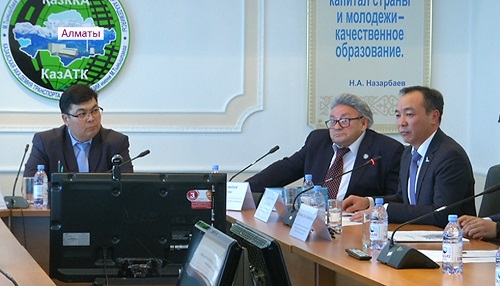 Студенты и преподаватели обсудили планы реализации программы "Рухани жаңғыру" в Алматы