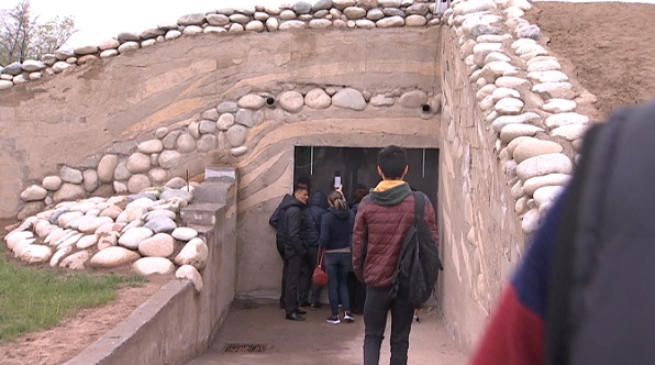 Алматинские студенты провели субботник на территории Сакских курганов