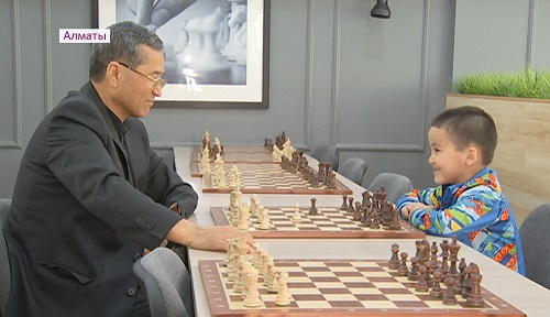 Шестилетний казахстанец стал чемпионом мира по шахматам