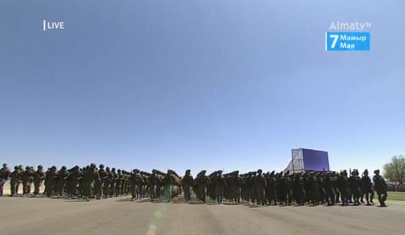 Боевой парад состоялся на территории 40-й военной базы «Отар» 