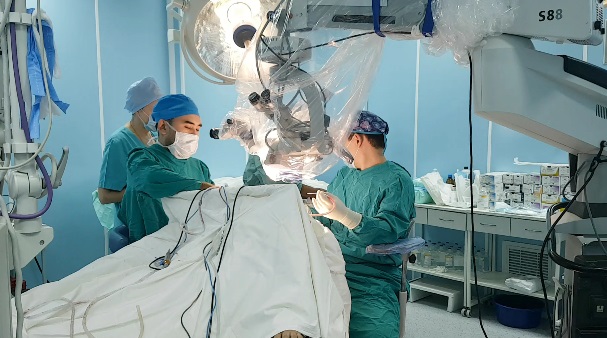 В Алматы уникальную операцию провели нейрохирурги ЦКБ