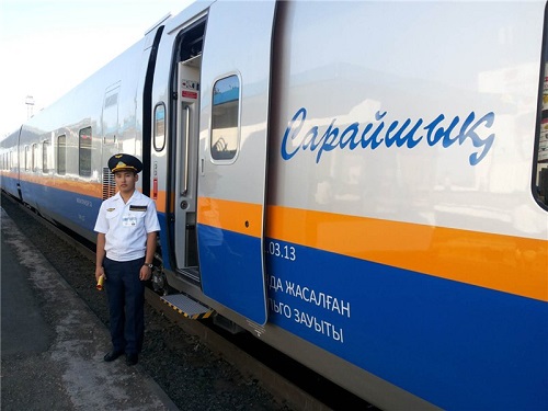 В Казахстане проводников поездов обучают этике, культуре речи и английскому языку