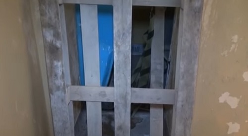 Лифт дома в Актобе, где погибла телеведущая, так и не починили